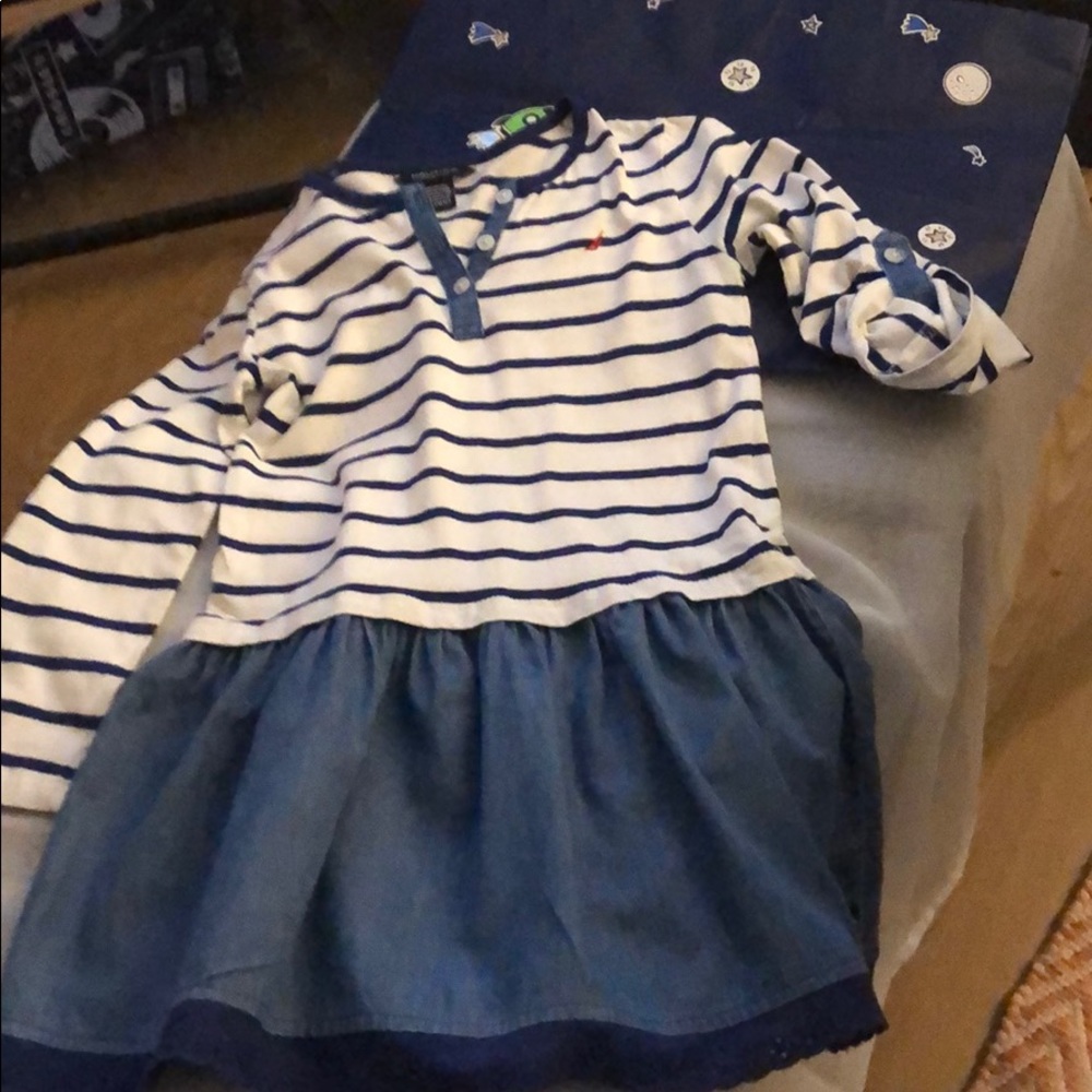 Nautica girls dress lace trim on bottom Smoke free